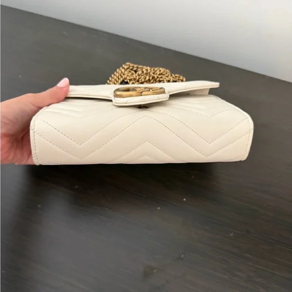 Gucci Cream Chevron Quilted Clutch - Picture 5 of 5